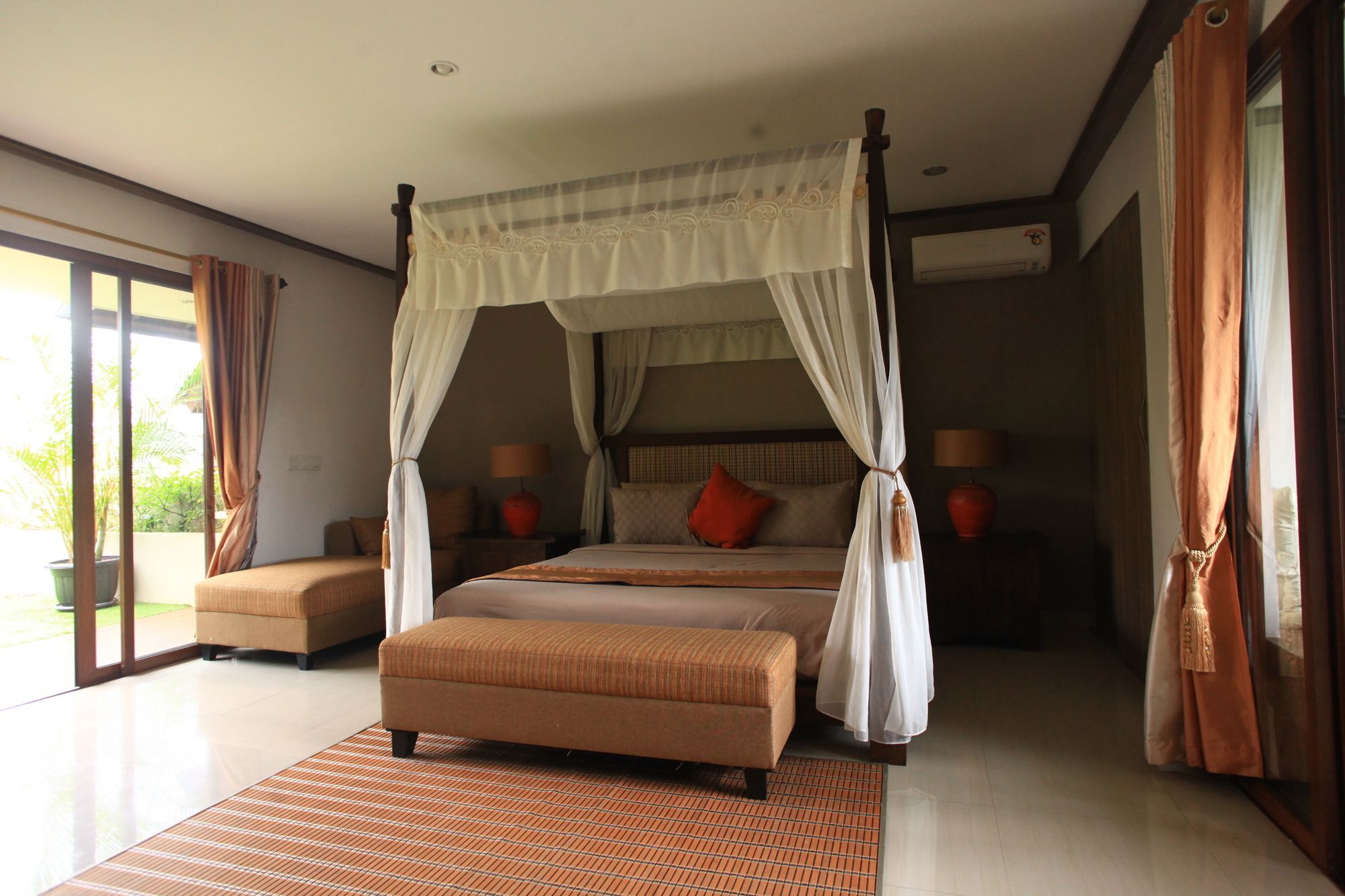 Puri Sabina Bed & Breakfast Jimbaran Esterno foto